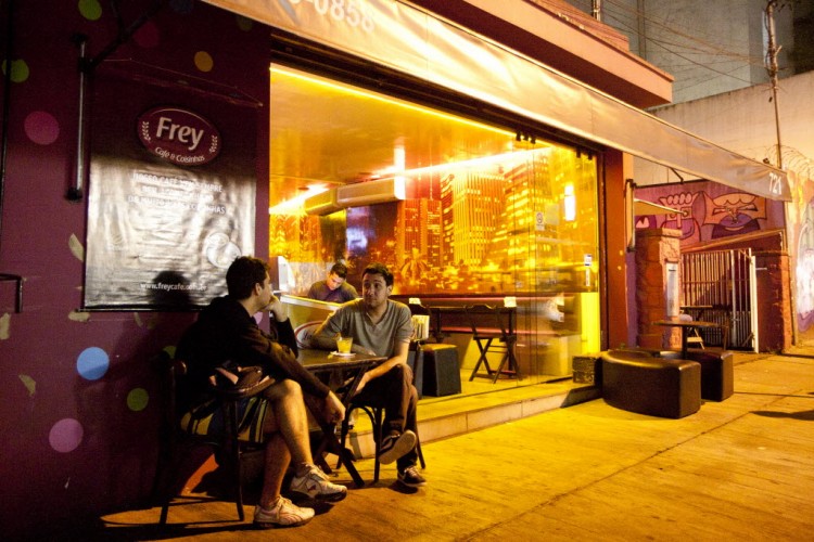 O bar e café Frey, na rua Frei Caneca, em SP